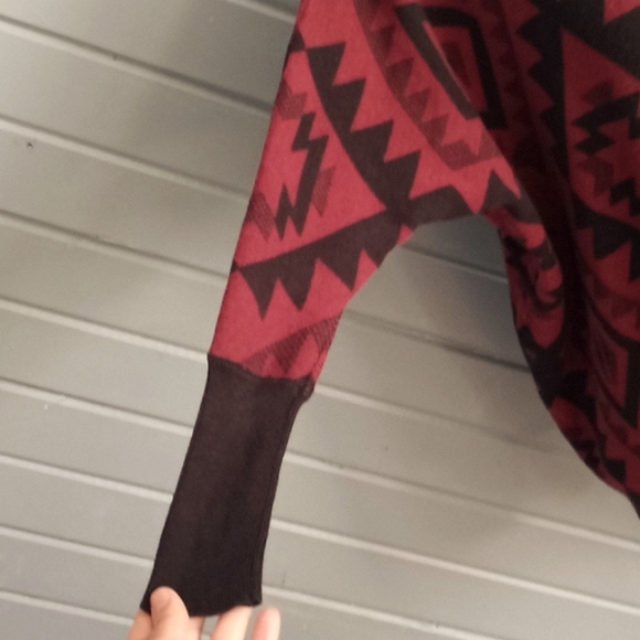 Tobi maroon aztec print oversized long-sleeved sweater - Picture 5 of 8